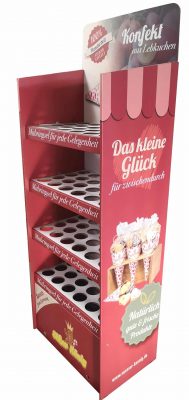 3870-M.V.-Geisser-Suesser-Koenig-Regaldisplay-fuer-Trichtertueten-seitlich-scaled.jpg