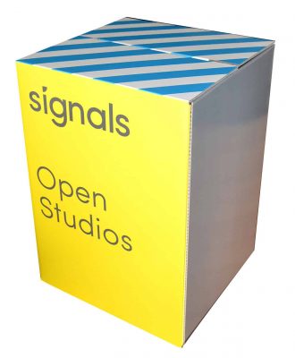 Papphocker-Signal-Iduna.jpg
